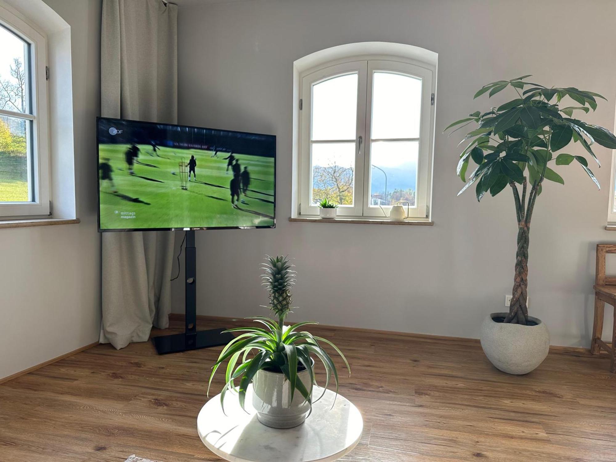 Vaicun Stays - Luxury Apartments - Apartments Mit Blick Auf Den Tegernsee Gmund am Tegernsee Bagian luar foto