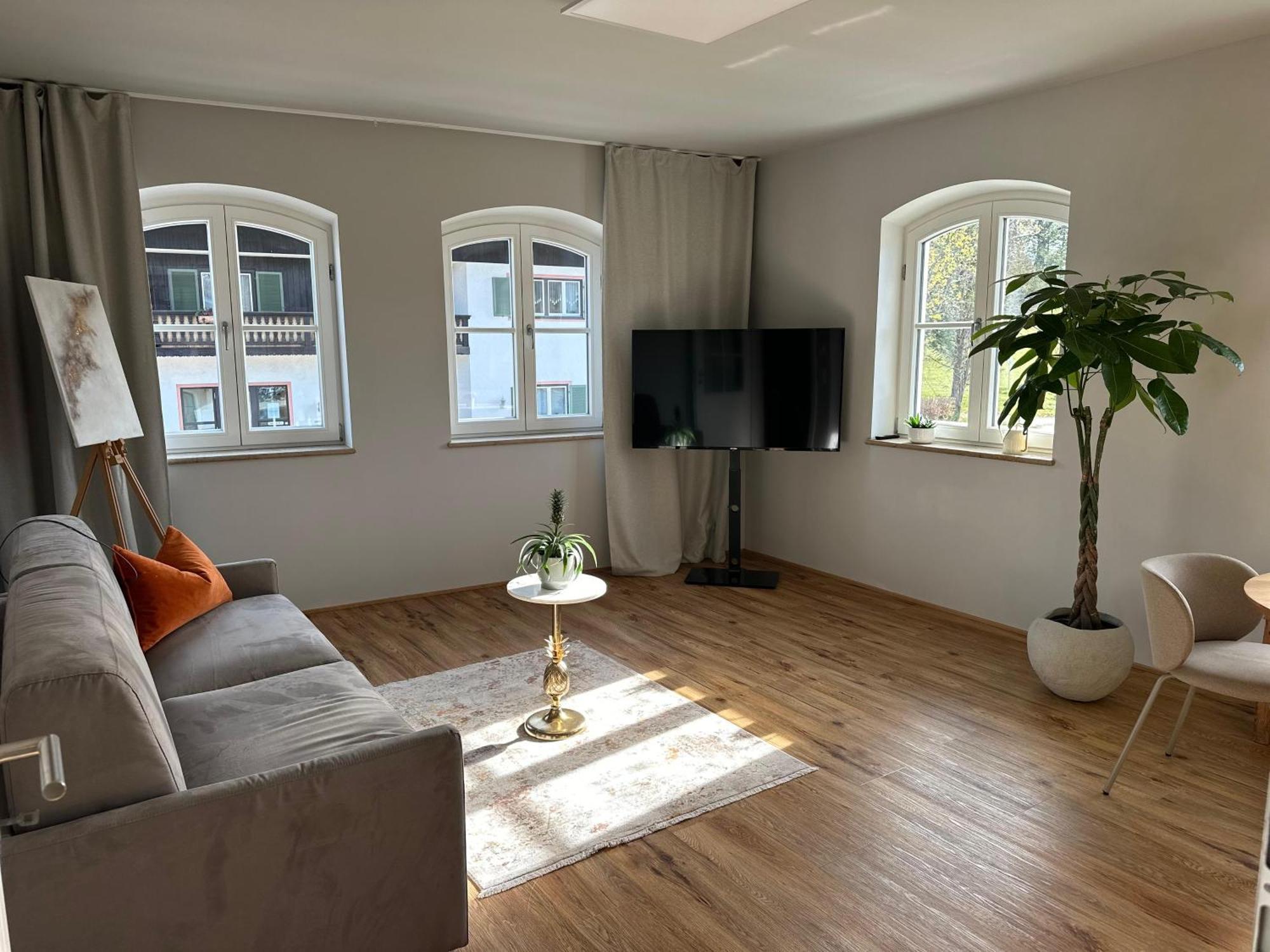 Vaicun Stays - Luxury Apartments - Apartments Mit Blick Auf Den Tegernsee Gmund am Tegernsee Bagian luar foto